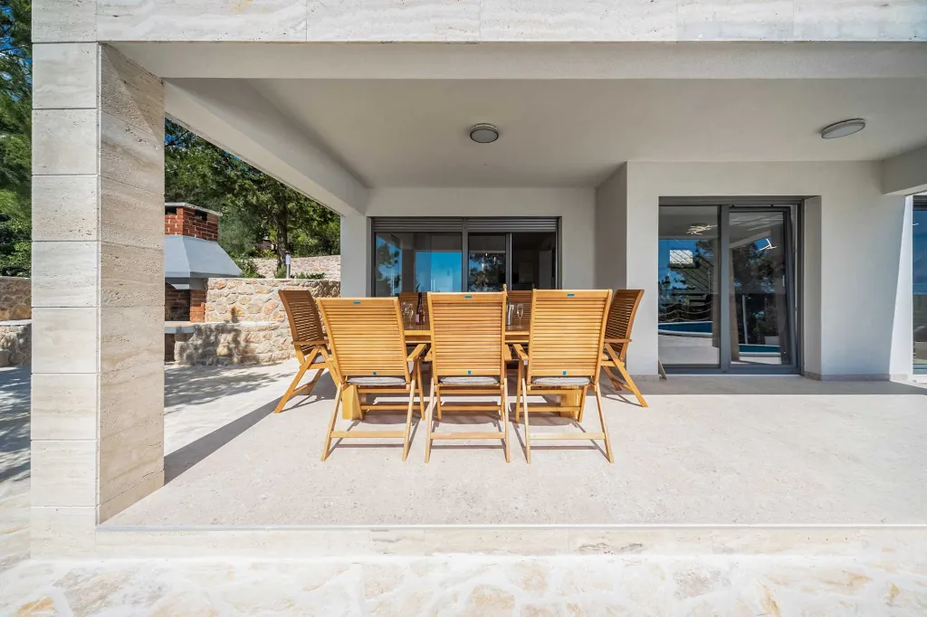 4-Bedroom Villa in Starigrad Paklenica for Up to 10