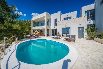 4-Bedroom Villa in Starigrad Paklenica for Up to 10
