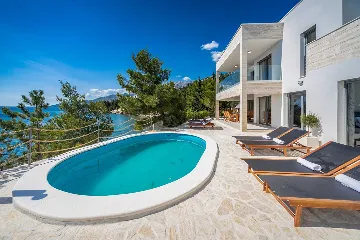 4-Bedroom Villa in Starigrad Paklenica for Up to 10
