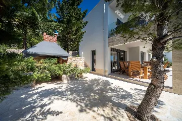 4-Bedroom Villa in Starigrad Paklenica for Up to 10