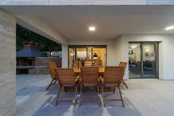 4-Bedroom Villa in Starigrad Paklenica for Up to 10