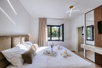 Petrčane Apartment with Private Pool & Jacuzzi