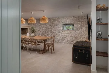 Stone Villa in Božava with Private Swimming Pool