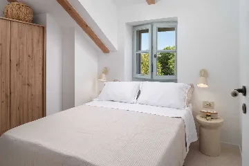 Stone Villa in Božava with Private Swimming Pool