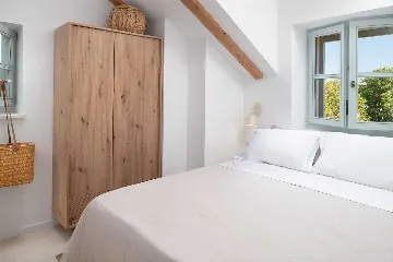 Stone Villa in Božava with Private Swimming Pool