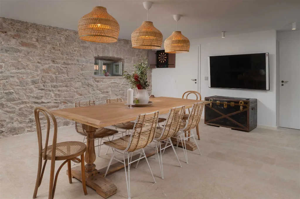 Stone Villa in Božava with Private Swimming Pool