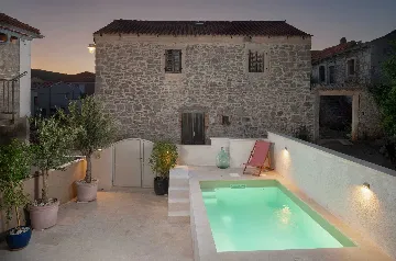 Stone Villa in Božava with Private Swimming Pool