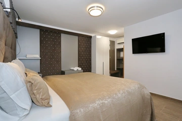 Room in Zadar for 2 Guests with Private Bathroom
