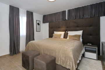 Room in Zadar for 2 Guests with Private Bathroom