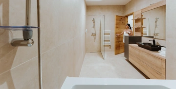 Resort Suite with Sauna and Jacuzzi in Mislinja