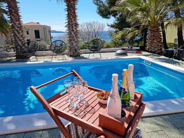 One-Bedroom Sea-View Villa in Kožino