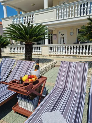 One-Bedroom Sea-View Villa in Kožino