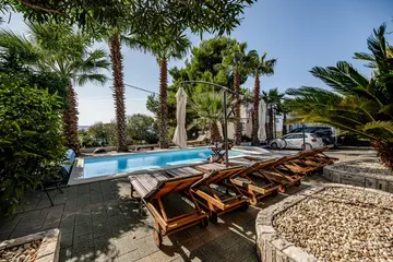 One-Bedroom Sea-View Villa in Kožino