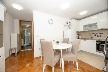 One-Bedroom Sea-View Villa in Kožino