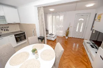 One-Bedroom Sea-View Villa in Kožino