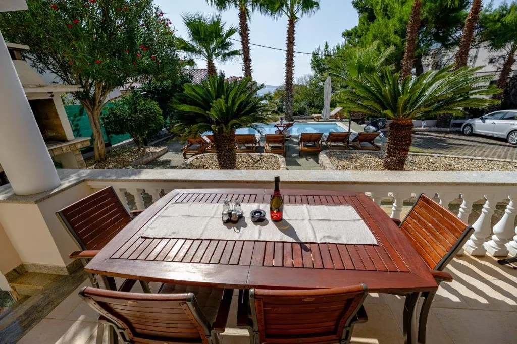 One-Bedroom Sea-View Villa in Kožino