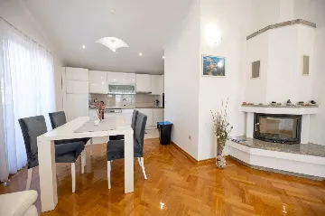 First-Floor Two-Bedroom Apartment in Kožino (Up to 5)