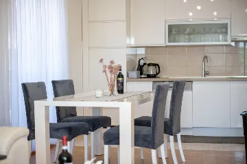 First-Floor Two-Bedroom Apartment in Kožino (Up to 5)