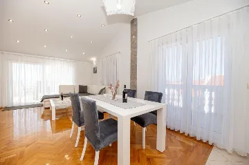 First-Floor Two-Bedroom Apartment in Kožino (Up to 5)