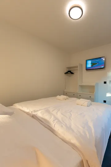 Apartment in Veli Iž for up to 6 guests