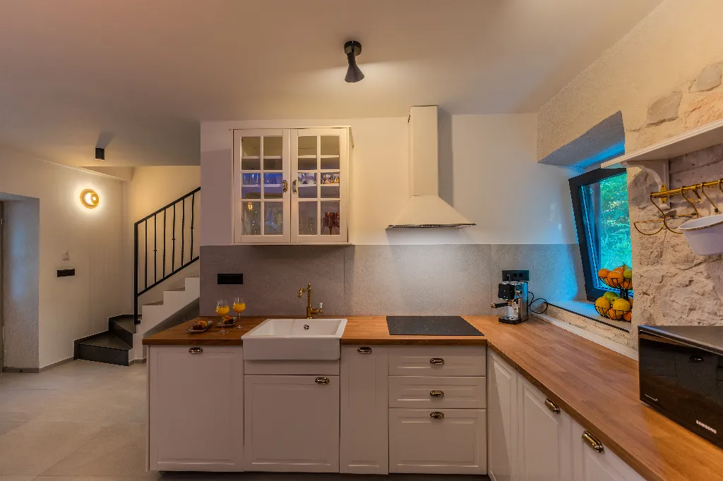 Apartment in Veli Iž for up to 6 guests