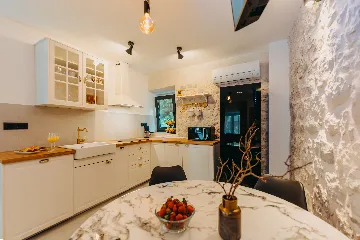 Apartment in Veli Iž for up to 6 guests