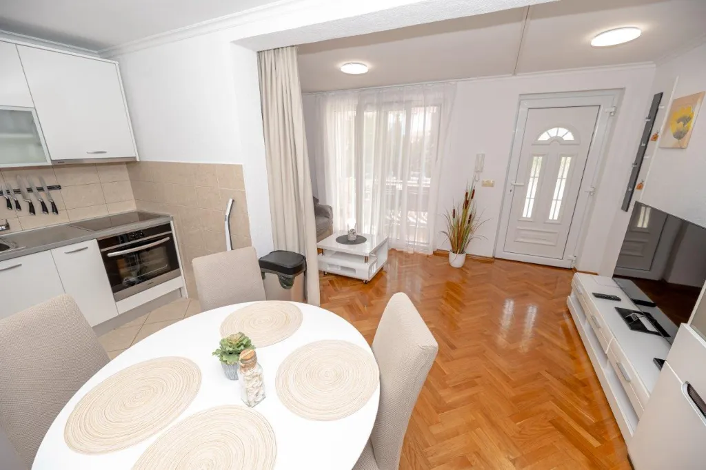 Two-Bedroom Apartment in Kožino for Up to 5