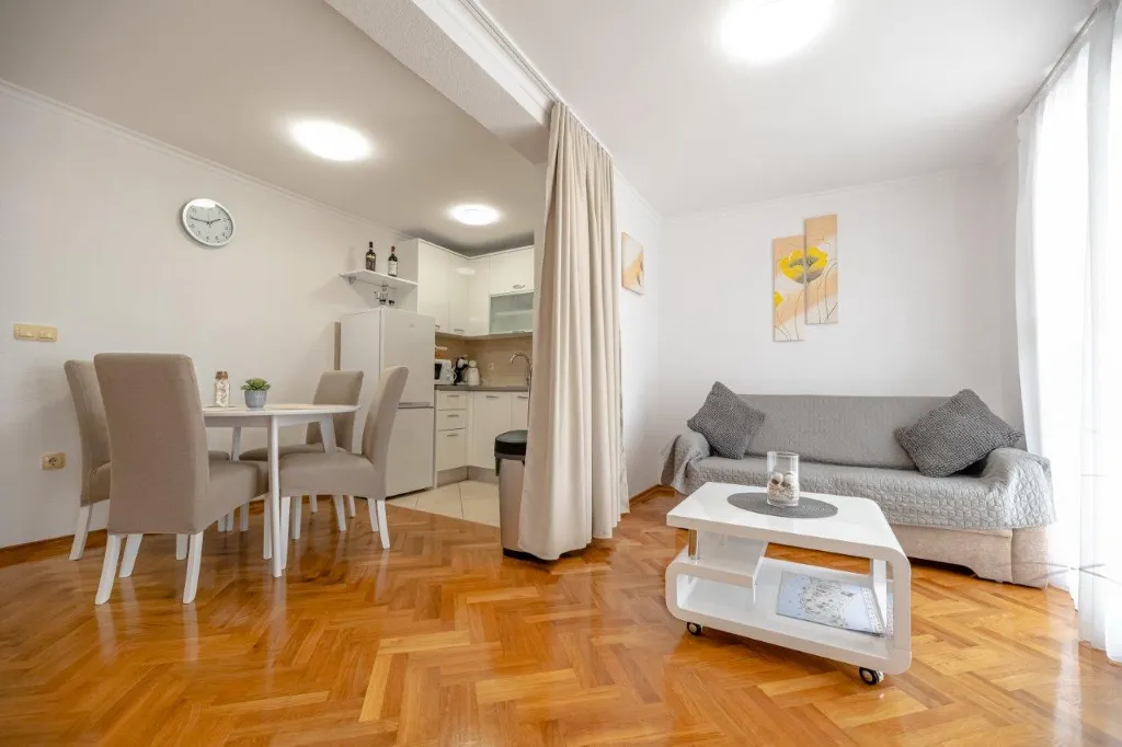 Two-Bedroom Apartment in Kožino for Up to 5