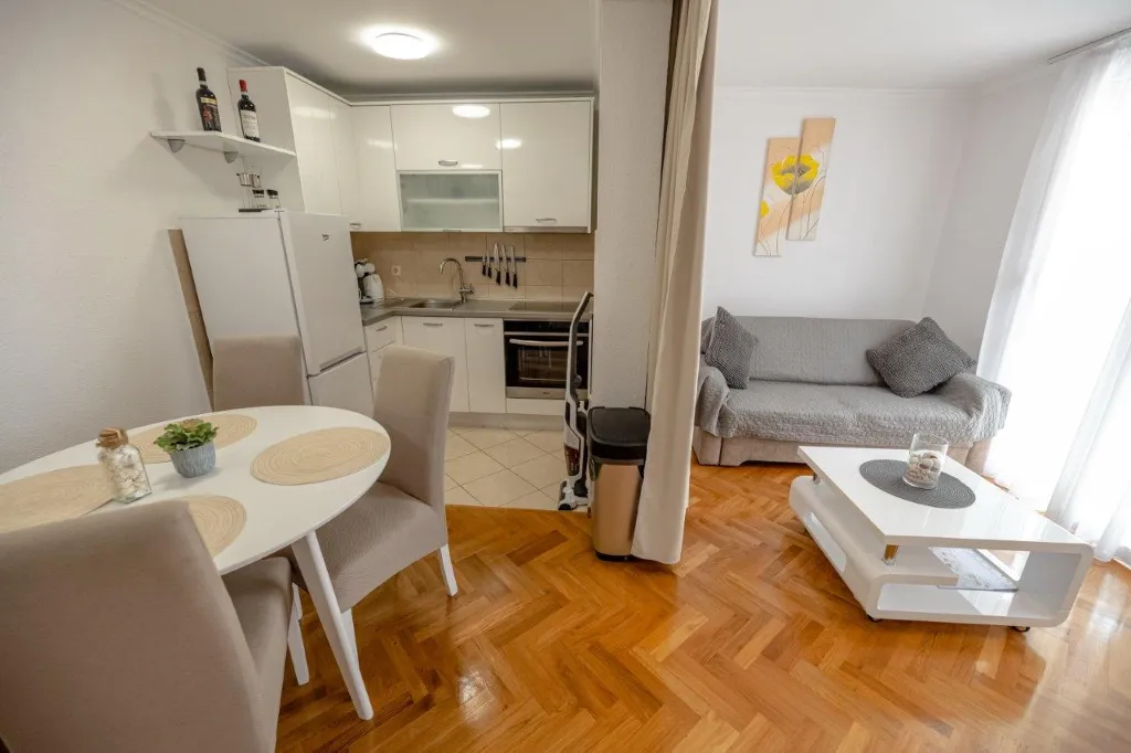 Two-Bedroom Apartment in Kožino for Up to 5