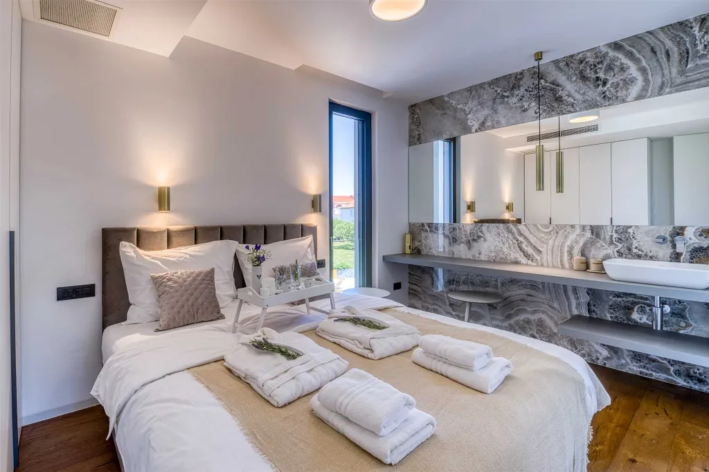 Penthouse Apartment in Sukošan for 6 Guests