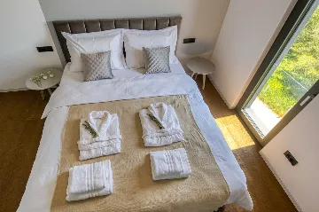 3-Bedroom Apartment in Sukošan for Up to 6