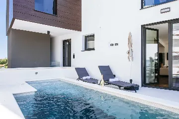 3-Bedroom Apartment in Sukošan for Up to 6