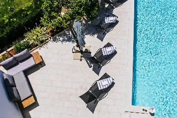 5-Bedroom Villa for Up to 10 Guests in Zadar