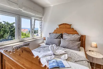 5-Bedroom Villa for Up to 10 Guests in Zadar