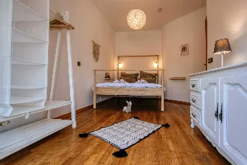 5-Bedroom Villa for Up to 10 Guests in Zadar