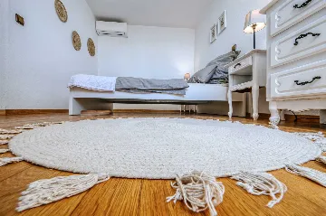 5-Bedroom Villa for Up to 10 Guests in Zadar