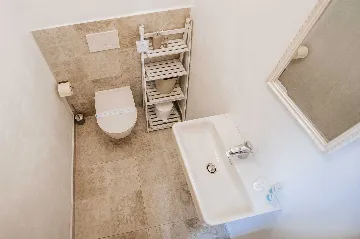 5-Bedroom Villa for Up to 10 Guests in Zadar