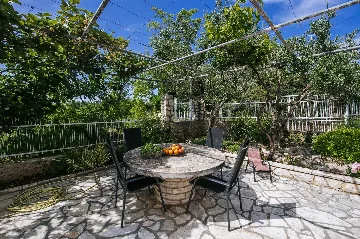 5-Bedroom Villa for Up to 10 Guests in Zadar