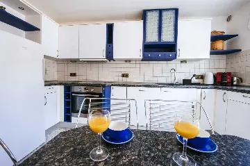 5-Bedroom Villa for Up to 10 Guests in Zadar