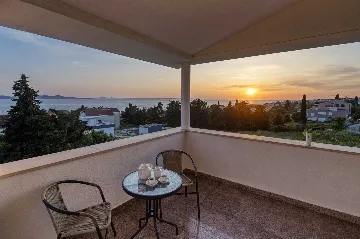 5-Bedroom Villa for Up to 10 Guests in Zadar