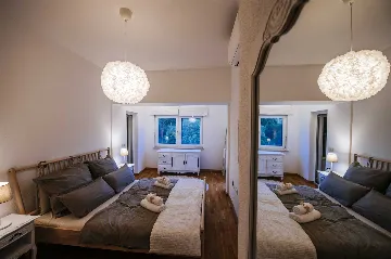 5-Bedroom Villa for Up to 10 Guests in Zadar