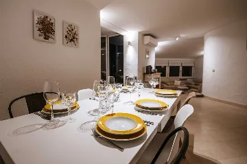 5-Bedroom Villa for Up to 10 Guests in Zadar