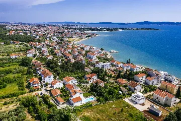 5-Bedroom Villa for Up to 10 Guests in Zadar