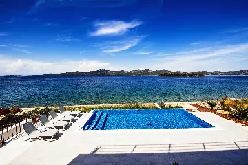 Veli Iž Villa for 8 Guests with Private Sea Exit