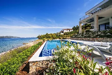 Veli Iž Villa for 8 Guests with Private Sea Exit