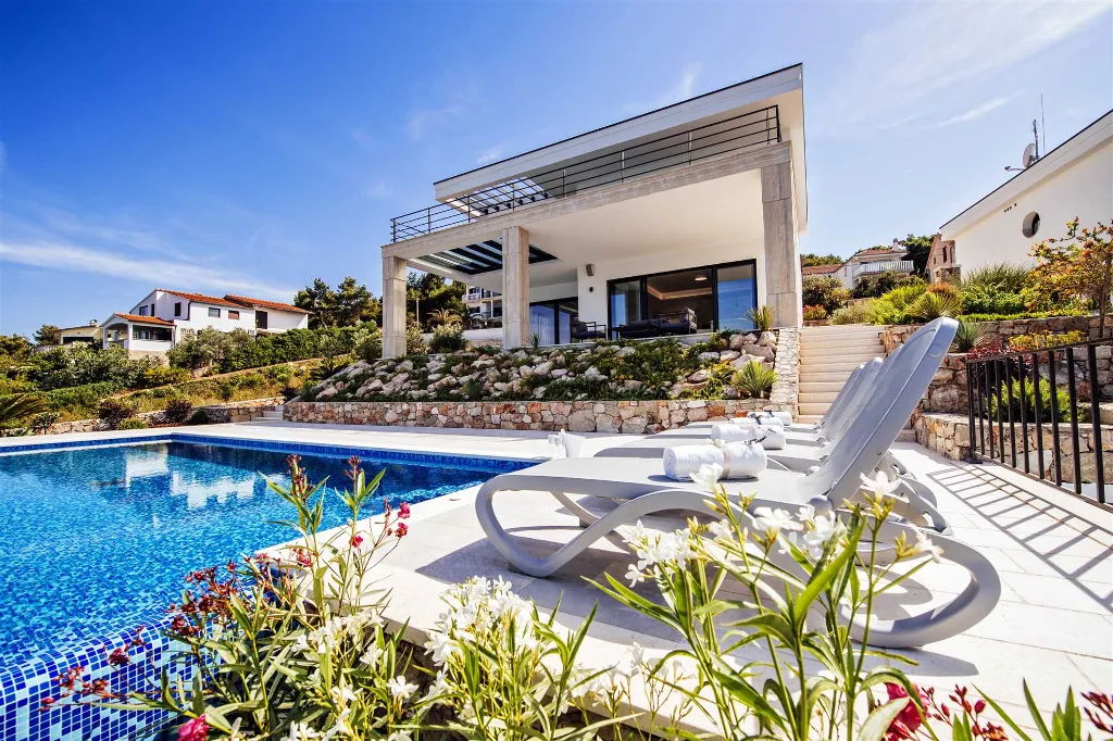 Veli Iž Villa for 8 Guests with Private Sea Exit