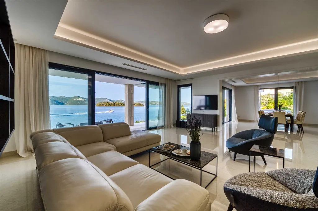 Veli Iž Villa for 8 Guests with Private Sea Exit