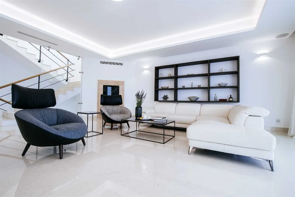 Veli Iž Villa for 8 Guests with Private Sea Exit