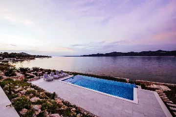Veli Iž Villa for 8 Guests with Private Sea Exit