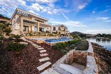 Veli Iž Villa for 8 Guests with Private Sea Exit